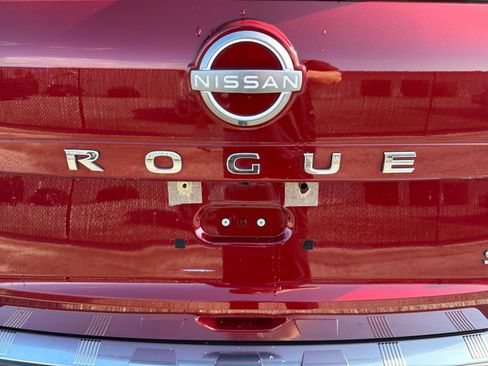 Certified 2023 Nissan Rogue SV FWD image 38