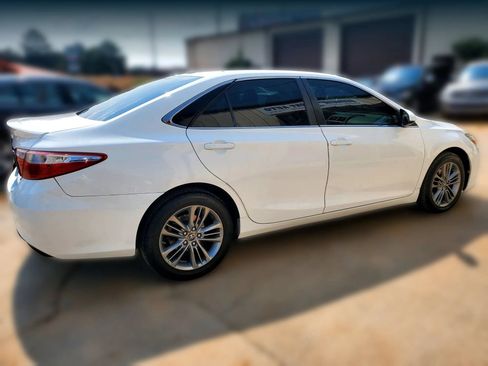 Used 2017 Toyota Camry SE FWD image 13
