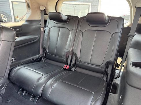 Used 2023 Jeep Grand Cherokee L Limited image 17