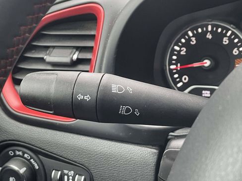 Used 2023 Jeep Renegade Trailhawk w/ Sun/Sound Group AWD/4WD image 33