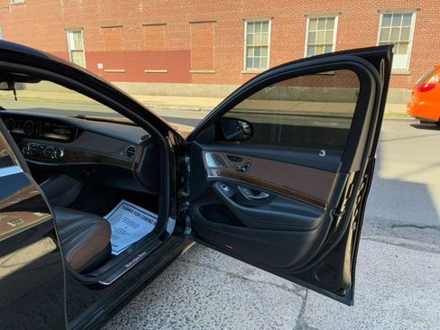 Used 2014 Mercedes-Benz S 550 Sedan image 16