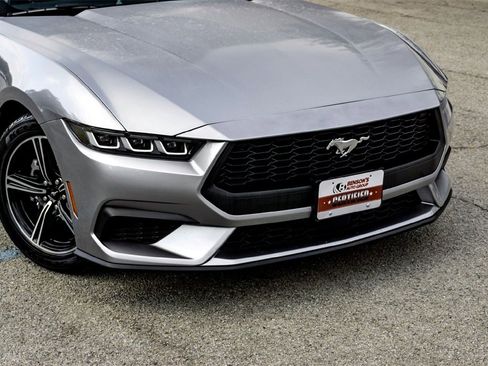 Used 2024 Ford Mustang Premium image 3