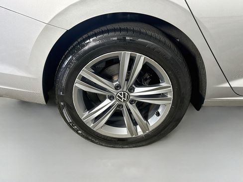 Used 2024 Volkswagen Jetta SE FWD image 33
