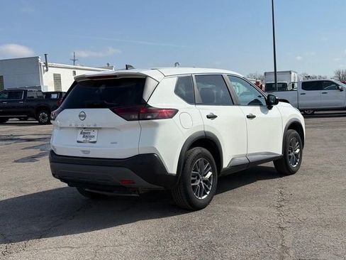 Used 2023 Nissan Rogue S image 3