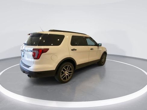 Used 2018 Ford Explorer Sport w/ Equipment Group 401A image 8