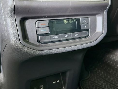 Used 2025 Volkswagen Atlas SE image 25