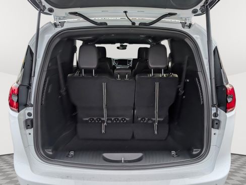 New 2026 Chrysler Pacifica Select FWD image 8