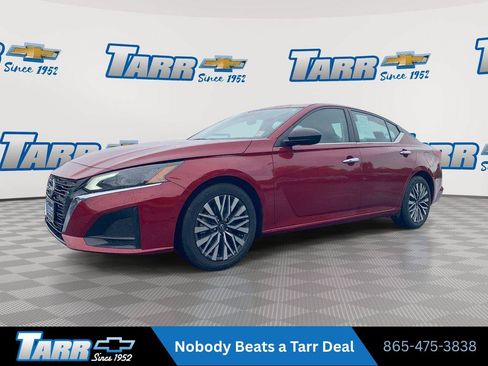 Used 2024 Nissan Altima 2.5 SV FWD image 1