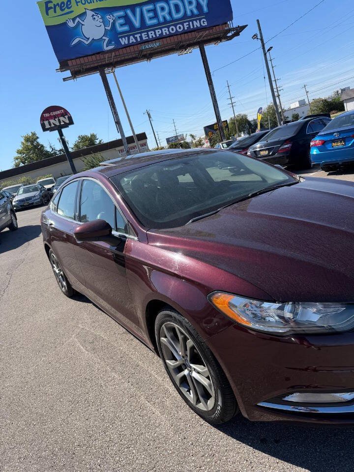 Used 2017 Ford Fusion SE w/ Equipment Group 201A FWD image 43