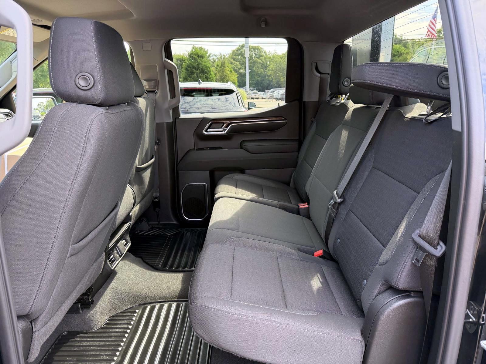 Used 2023 Chevrolet Silverado 1500 RST w/ Z71 Off-Road Package AWD/4WD image 18