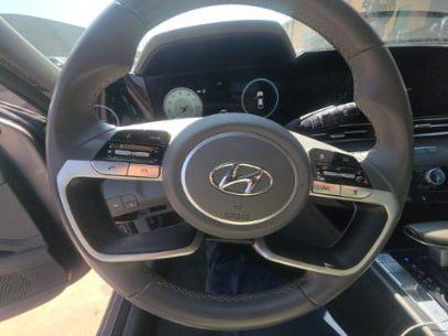 Used 2023 Hyundai Elantra SEL w/ Convenience Package FWD image 13