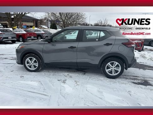 Used 2024 Nissan Kicks S image 10