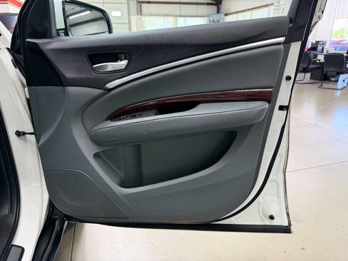 Used 2016 Acura MDX SH-AWD image 17