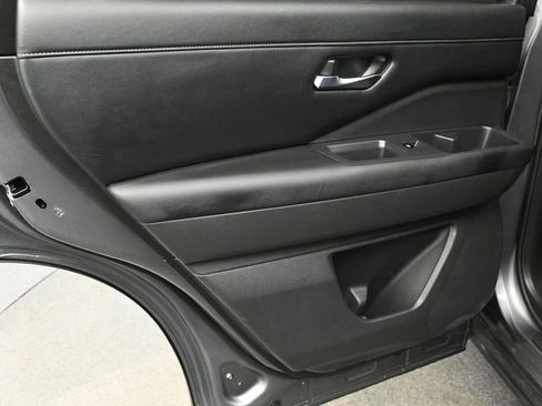 Used 2022 Nissan Pathfinder SL image 13