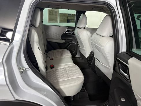 Used 2023 Mitsubishi Outlander SEL FWD image 36