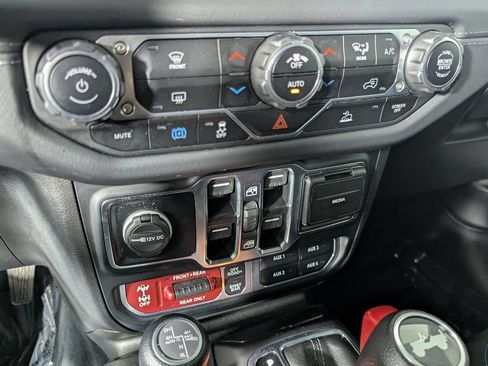 Used 2024 Jeep Wrangler Unlimited Rubicon 4xe AWD/4WD image 22
