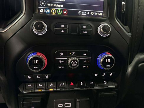 Used 2021 GMC Sierra 1500 AT4 w/ AT4 Premium Package AWD/4WD image 33