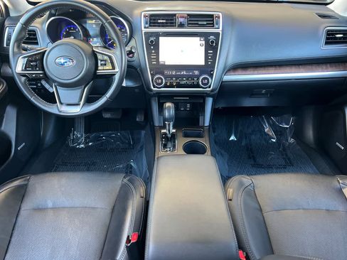 Used 2018 Subaru Outback 2.5i Limited image 3