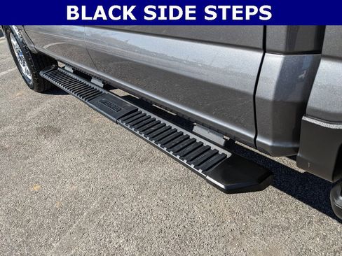 Used 2025 Ford F250 XLT image 5