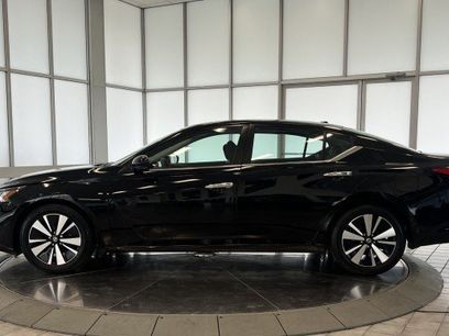 Used 2022 Nissan Altima 2.5 SV w/ SV Premium Package