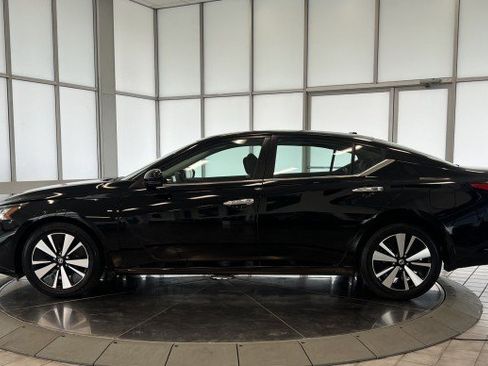 Used 2022 Nissan Altima 2.5 SV w/ SV Premium Package FWD image 4