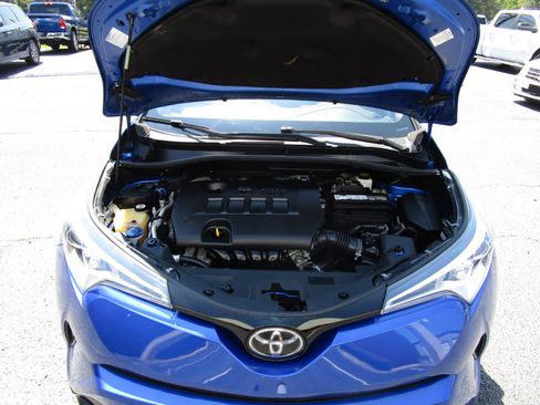 Used 2019 Toyota C-HR Limited image 32
