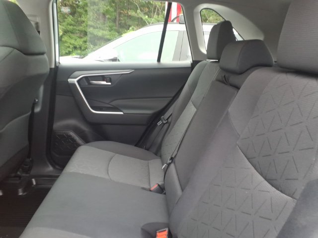Used 2024 Toyota RAV4 XLE w/ Convenience Package FWD image 8