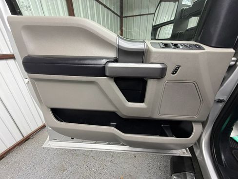 Used 2019 Ford F250 XLT w/ XLT Premium Package image 7