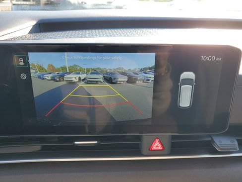 Certified 2025 Kia Carnival EX image 33