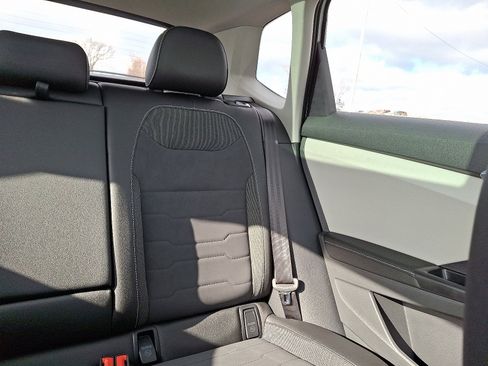 Used 2025 Volkswagen Taos SE image 16