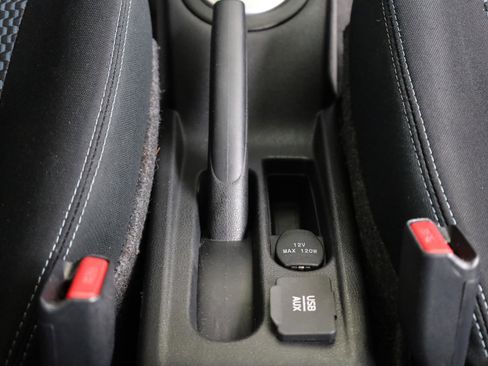 Used 2016 Nissan Versa Note SV FWD image 37