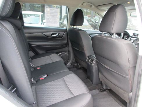 Used 2017 Nissan Rogue S FWD image 15