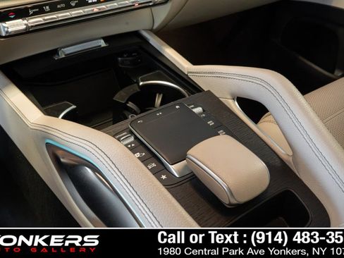 Used 2022 Mercedes-Benz GLE 350 4MATIC w/ Premium Package image 24