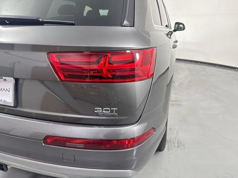 Used 2018 Audi Q7 3.0T Prestige AWD/4WD image 32