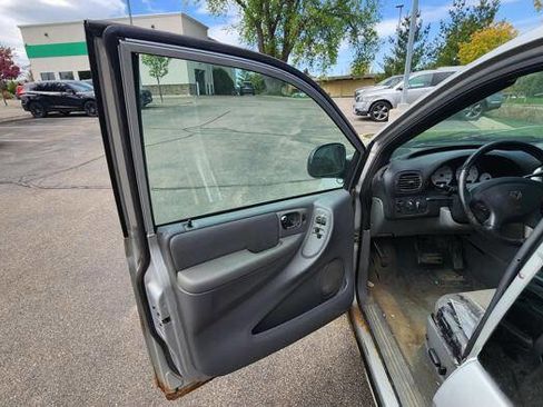 Used 2004 Dodge Grand Caravan SXT w/ Trailer Tow Prep Group FWD image 23