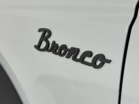 Certified 2021 Ford Bronco Outer Banks w/ Sasquatch Package image 7