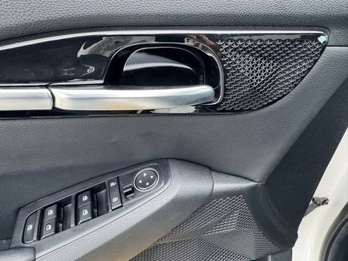 Used 2021 Kia Seltos EX image 17