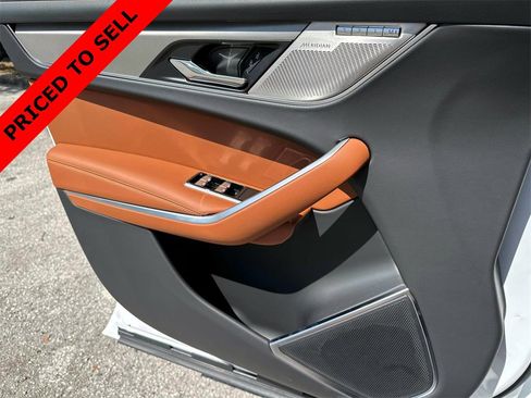 Used 2026 Jaguar F-PACE R-Dynamic S image 18