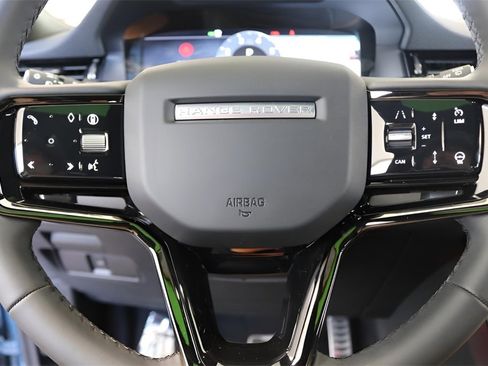 Used 2024 Land Rover Range Rover Evoque Dynamic SE image 18