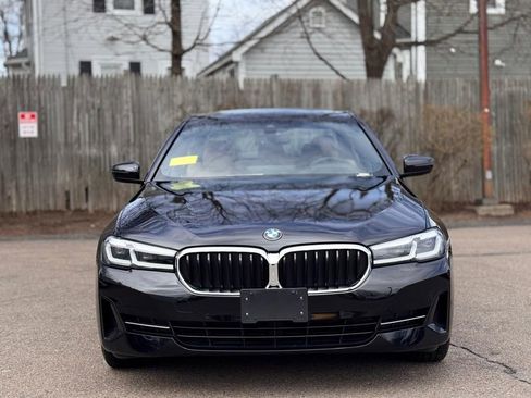 Used 2023 BMW 530i xDrive w/ Premium Package image 9