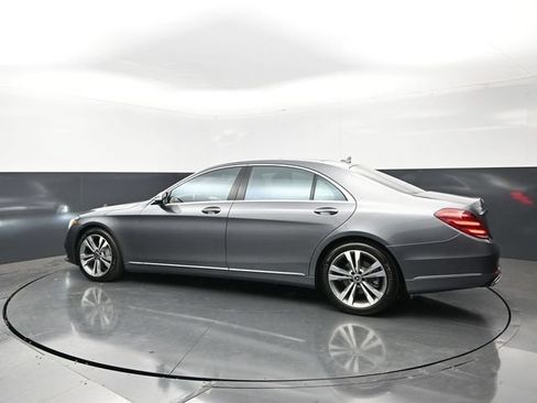 Used 2020 Mercedes-Benz S 560 4MATIC Sedan w/ Premium Package image 2