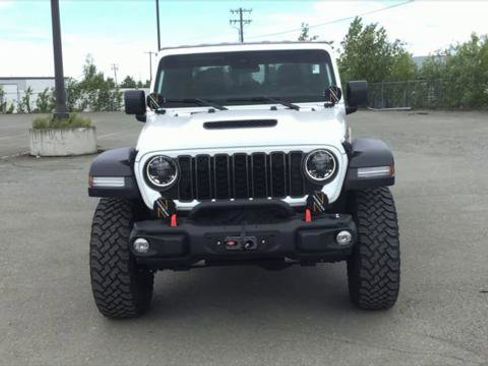 Certified 2024 Jeep Gladiator Mojave w/ Convenience Group image 3