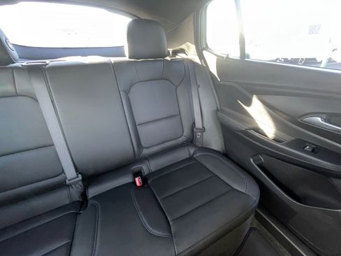 Used 2025 Buick Envista Sport Touring image 37