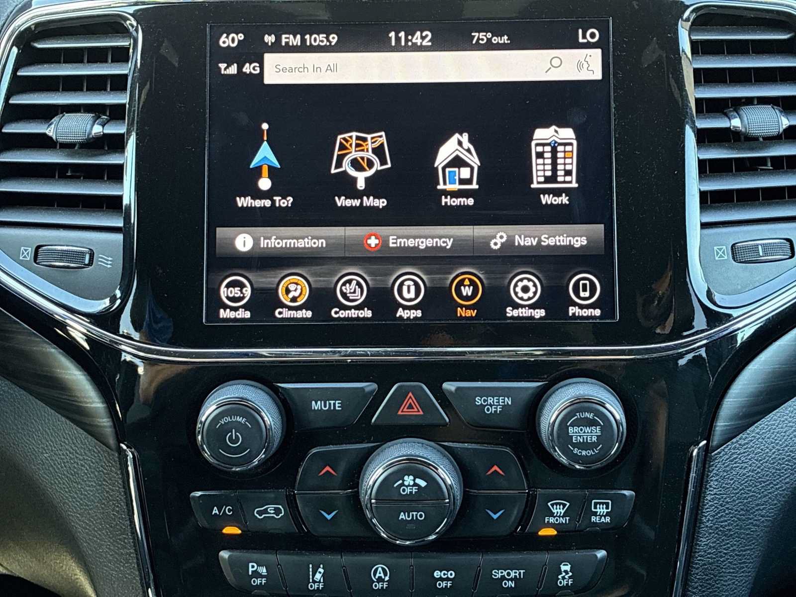 Used 2021 Jeep Grand Cherokee Laredo X AWD/4WD image 18
