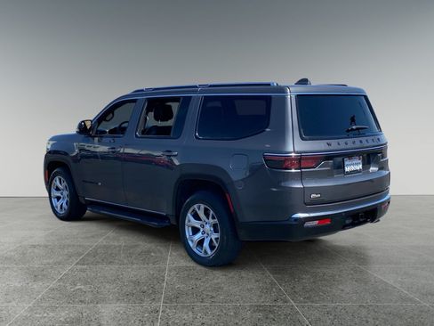 Used 2022 Jeep Wagoneer Series II AWD/4WD image 3