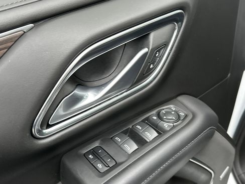 Used 2022 Chevrolet Tahoe Z71 w/ Z71 Off-Road Package image 14