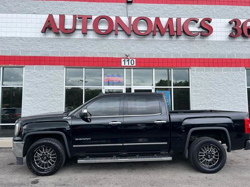 Used 2017 GMC Sierra 1500 SLT w/ SLT Premium Package AWD/4WD image 3