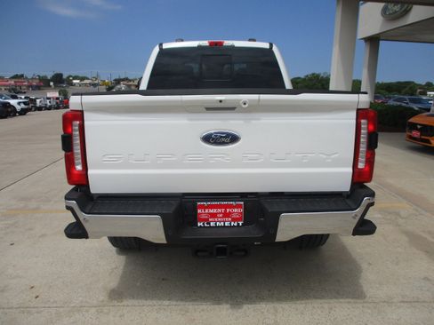 New 2026 Ford F250 4x4 Crew Cab Super Duty image 4