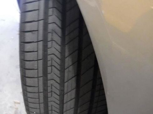 Used 2017 Lincoln Continental Select w/ Climate Package image 22