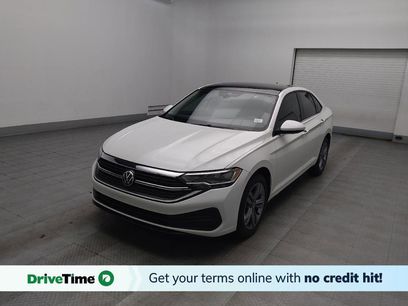 Used 2023 Volkswagen Jetta SE w/ Panoramic Sunroof Package
